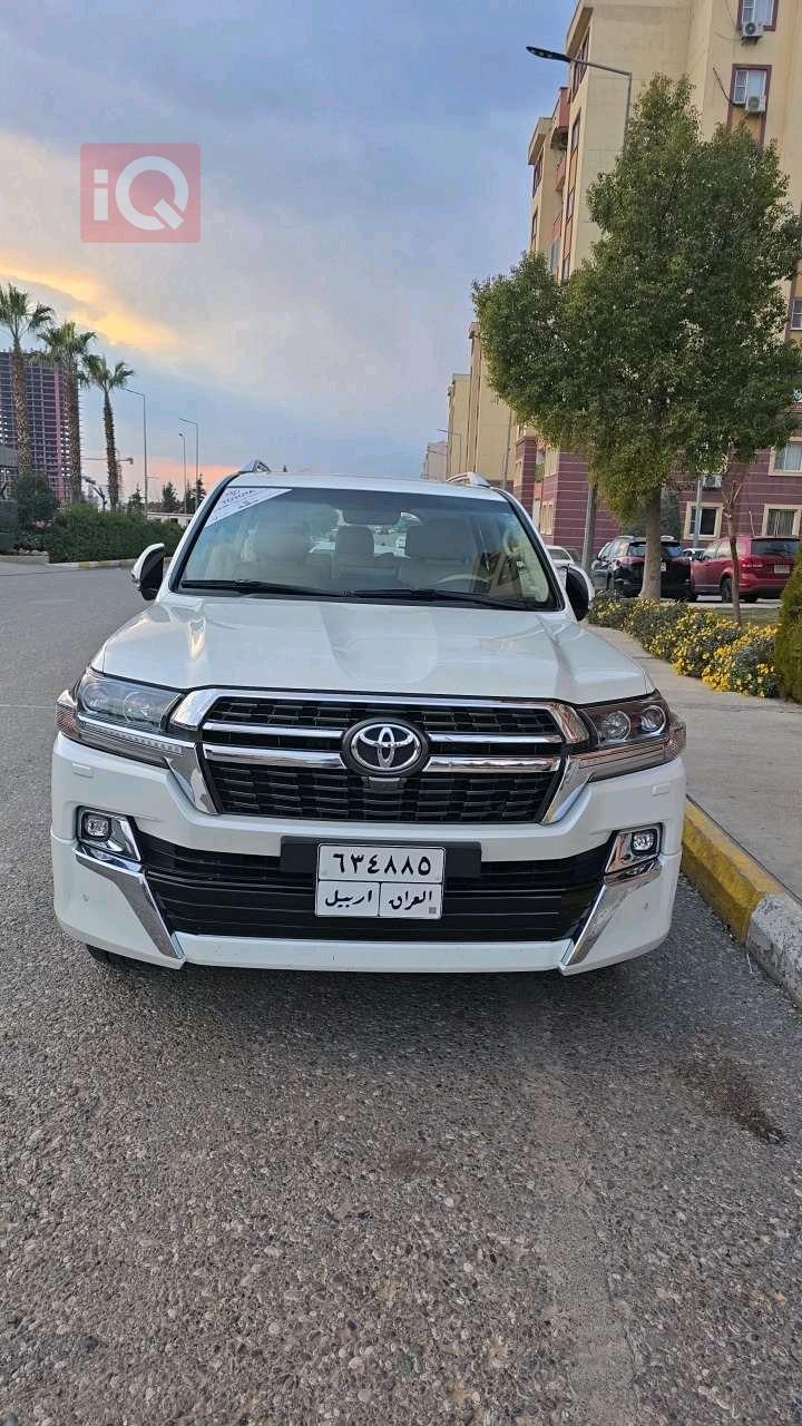 تۆیۆتا لاند کروزەر
